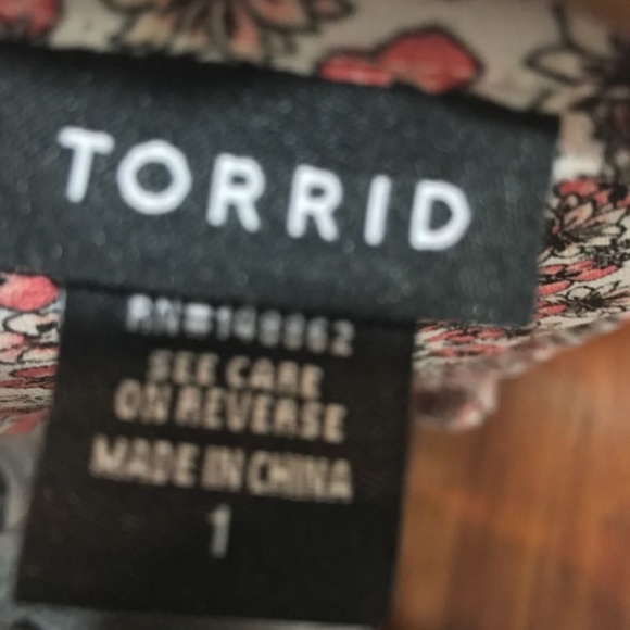 Torrid Floral Print Chiffon Lace Up bell sleev Top - Picture 6 of 8